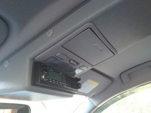 Консоль потолочная для установки в Mitsubishi L200, Pajero Sport вырез под радиостанцию 140х40 мм, серая.