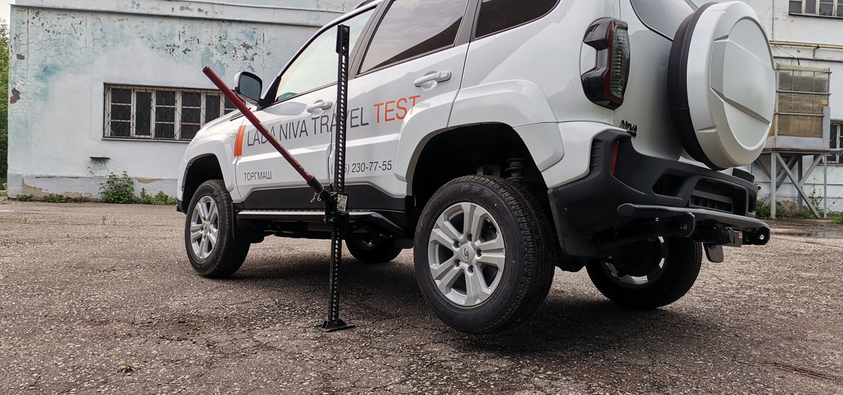 Пороги РИФ силовые Lada Niva Travel (черный алюминий) — изображение 3