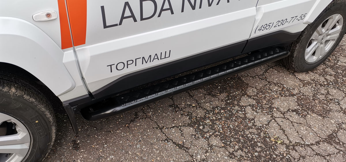 Пороги РИФ силовые Lada Niva Travel (черный алюминий) — изображение 6