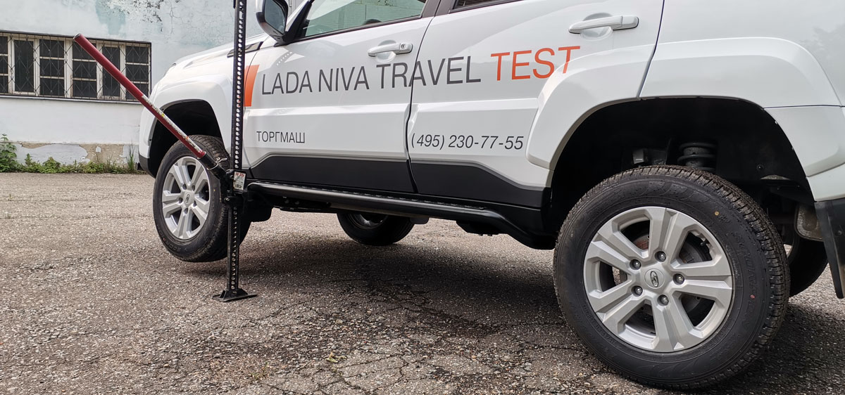 Пороги РИФ силовые Lada Niva Travel (черный алюминий) — изображение 5